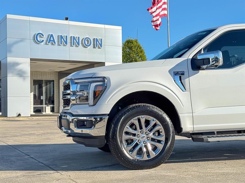 New 2025 Ford F-150 Lariat Truck SuperCrew Cab