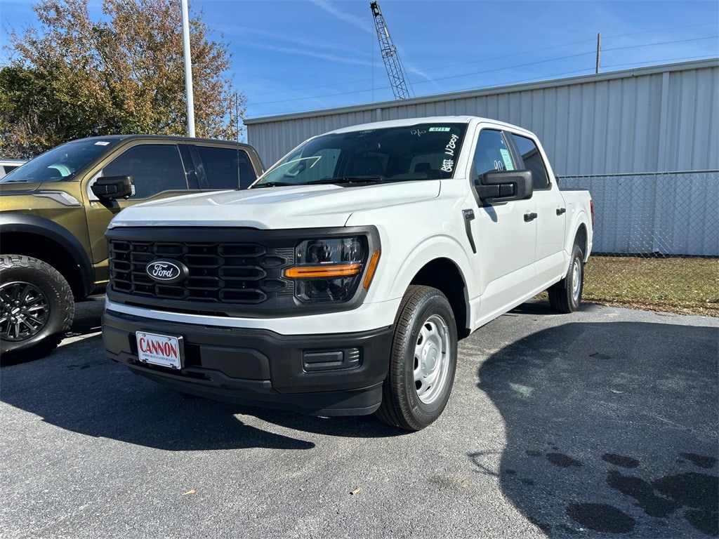 2025 Ford F-150 XL's photo