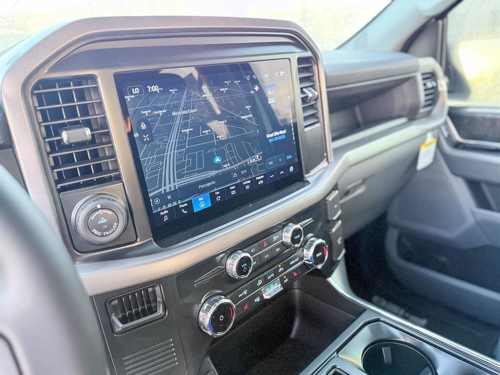 2025 Ford F-150 Lightning XLT - Photo 30