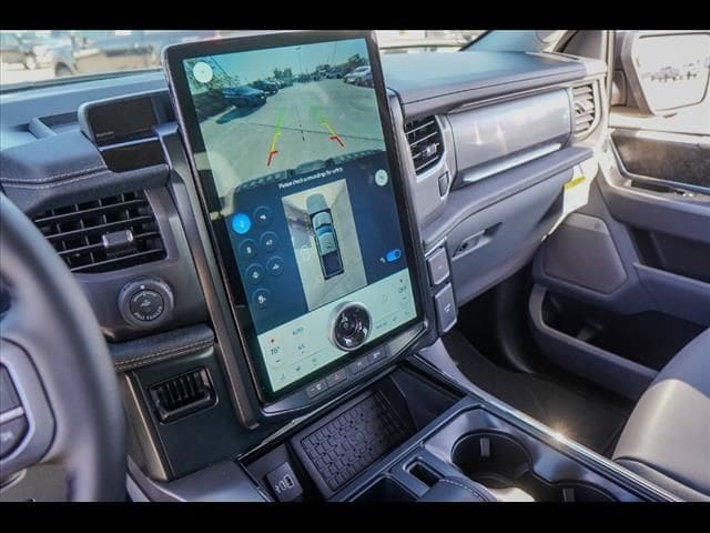 2025 Ford F-150 Lightning Flash - Photo 27