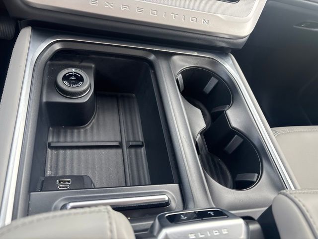 2026 Ford Expedition Platinum - Photo 21