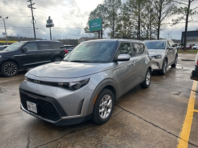2024 Kia Soul LX's photo