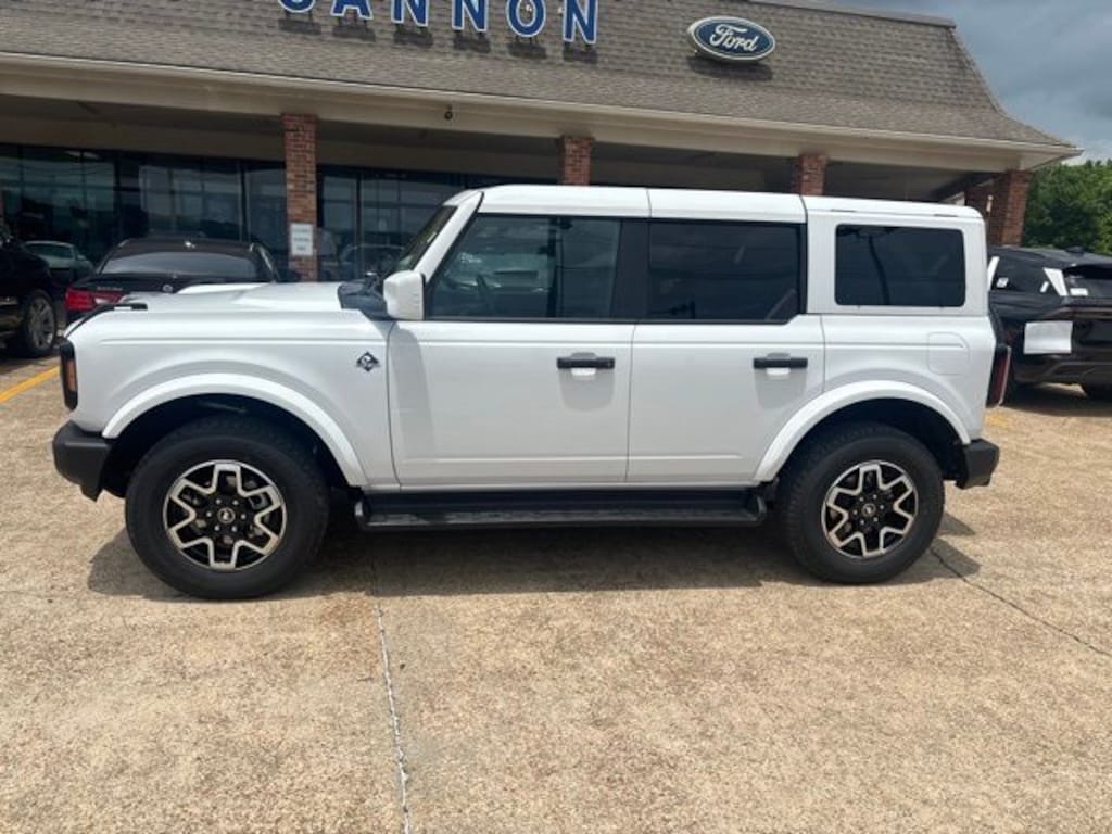 New 2026 Ford Bronco Outer Banks SUV