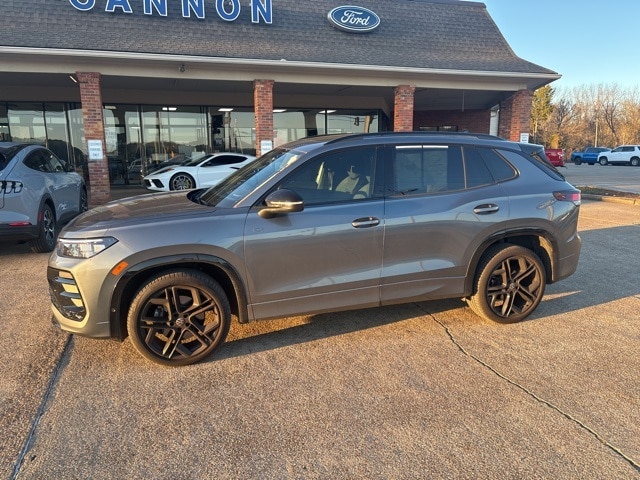 2025 Volkswagen Tiguan SE R-LINE BLACK's photo