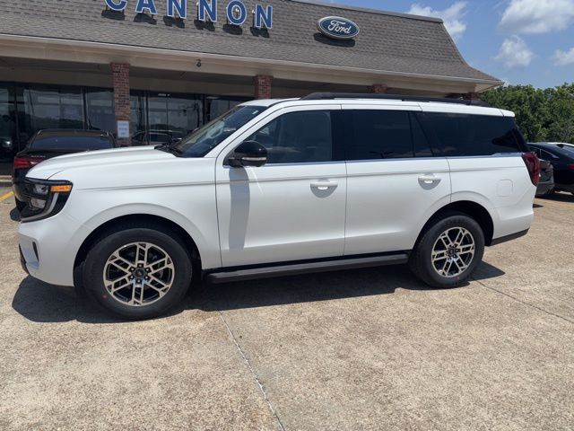 2026 Ford Expedition Active's photo
