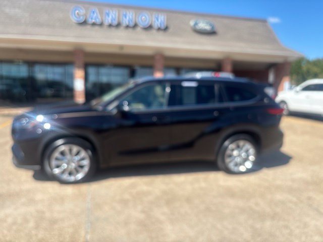 Used 2021 Toyota Highlander Limited SUV