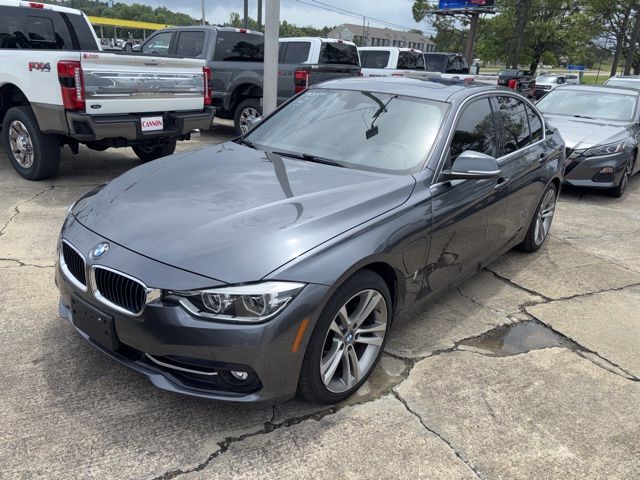2018 BMW 3 Series 330e iPerformance Sedan's photo