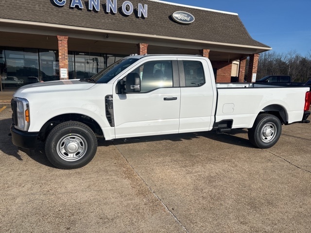 2026 Ford F-250 Super Duty XL's photo
