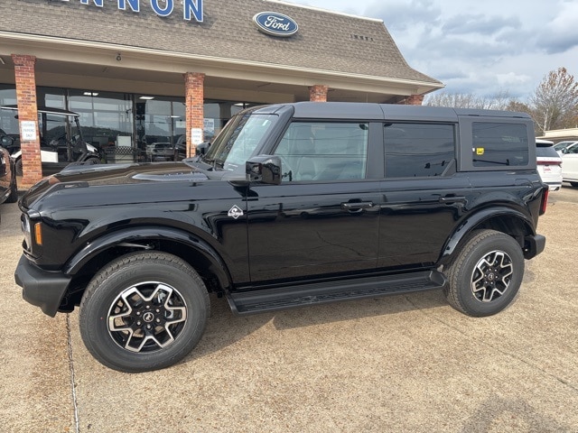 2025 Ford Bronco 4-Door Outer Banks's photo