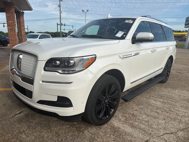2023 Lincoln Navigator Reserve's photo