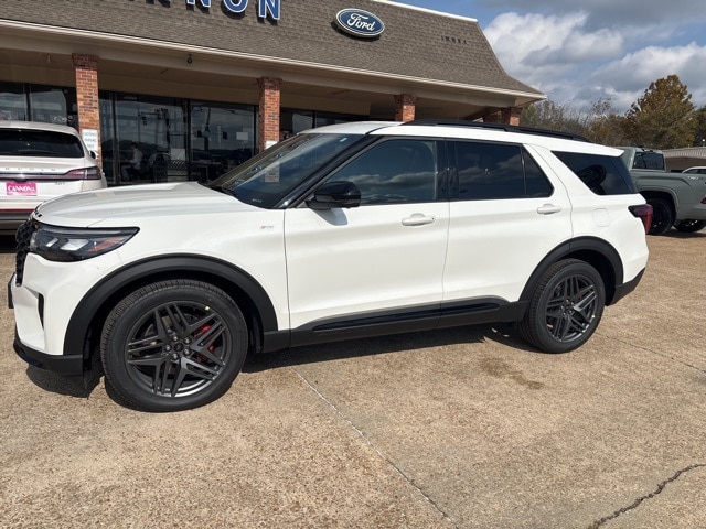 2026 Ford Explorer ST-LINE's photo