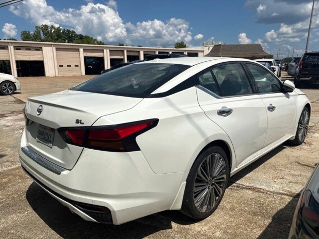 Used 2023 Nissan Altima 2.5 SL Sedan