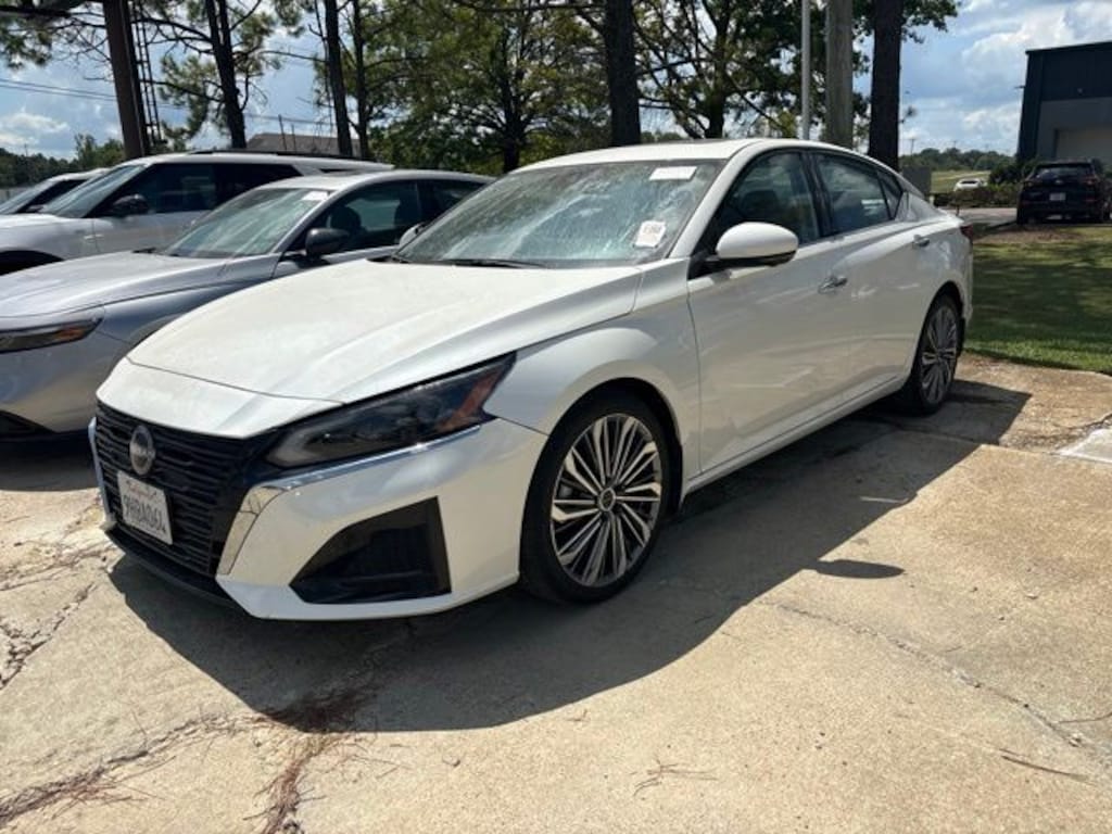 Used 2023 Nissan Altima 2.5 SL Sedan