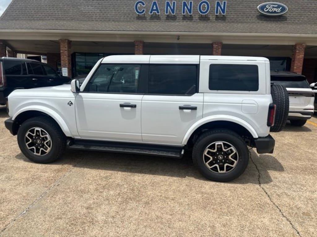 New 2026 Ford Bronco Outer Banks SUV