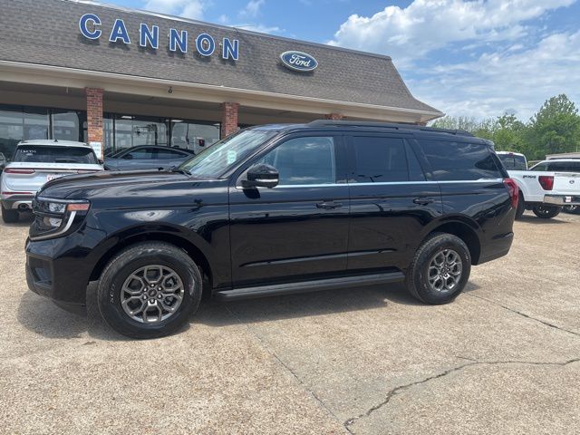 2026 Ford Expedition Active's photo