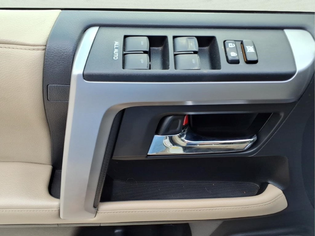 2023 Toyota 4Runner SR5 Premium - Photo 17
