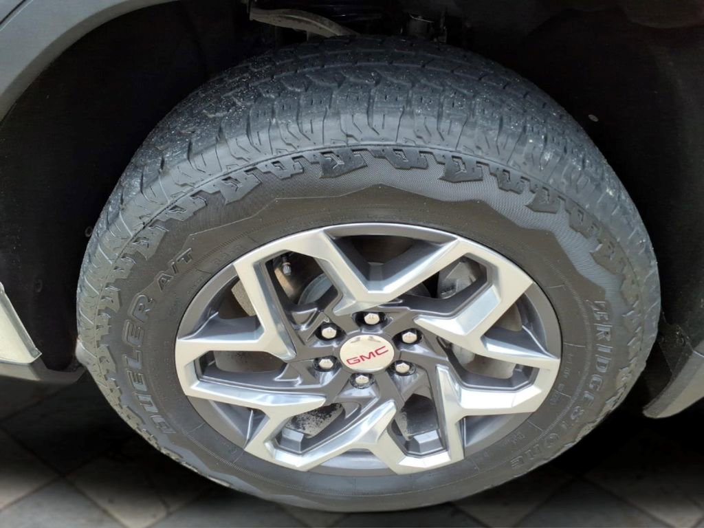 2024 GMC Sierra 1500 SLT - Photo 9
