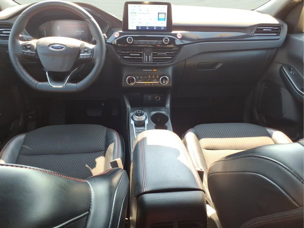 2025 Ford Escape ST-Line Select - Photo 12