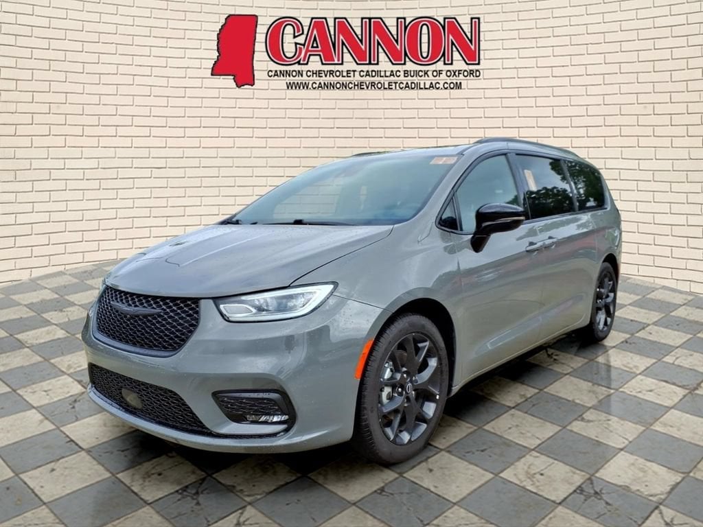 Used 2025 Chrysler Pacifica Limited
