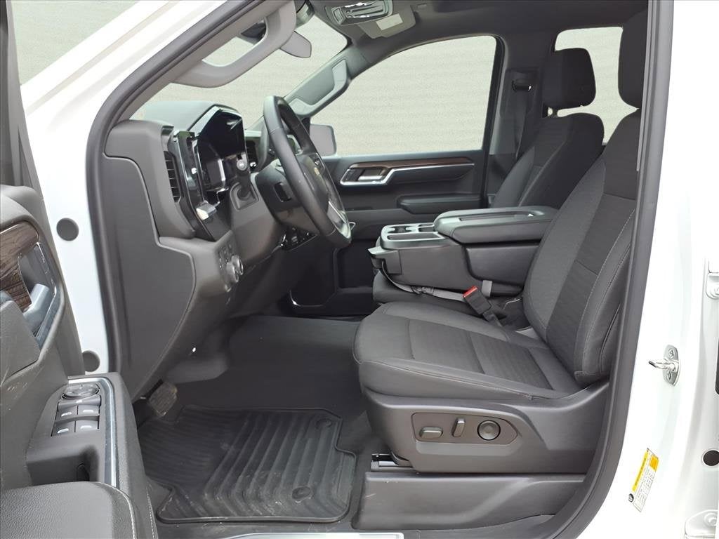 2025 Chevrolet Silverado 1500 LT - Photo 15