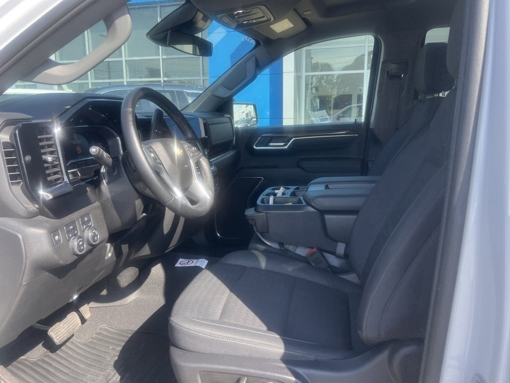 2025 Chevrolet Silverado 1500 LT - Photo 30
