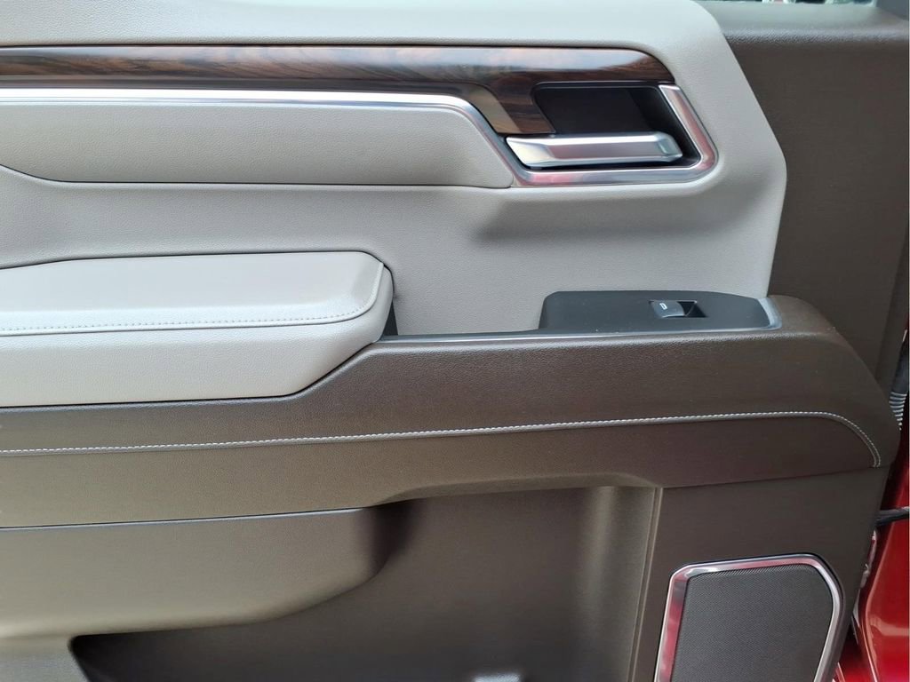 2024 GMC Sierra 1500 SLT - Photo 10