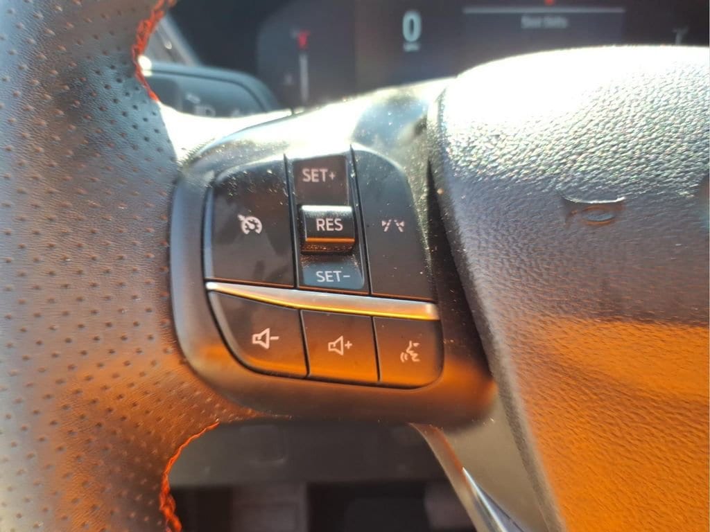 2025 Ford Escape ST-Line Select - Photo 18