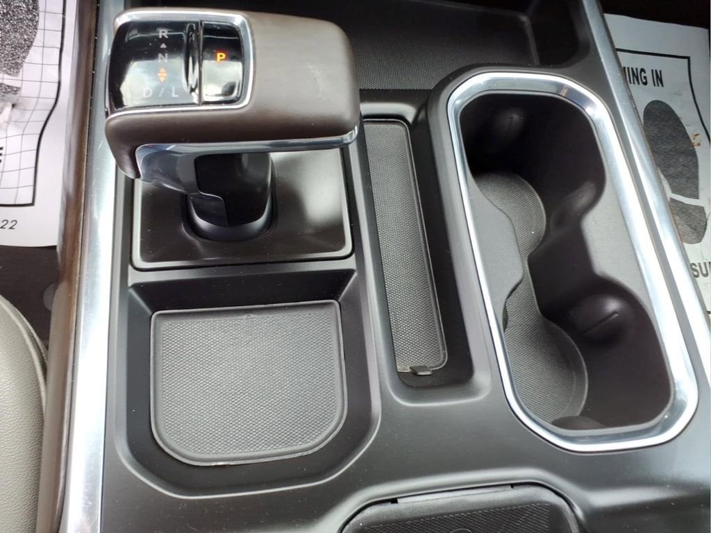 2024 GMC Sierra 1500 SLT - Photo 24