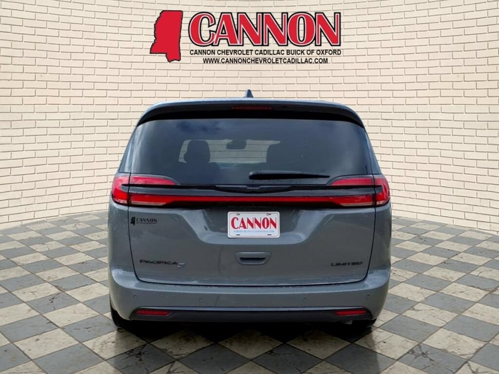 Used 2025 Chrysler Pacifica Limited