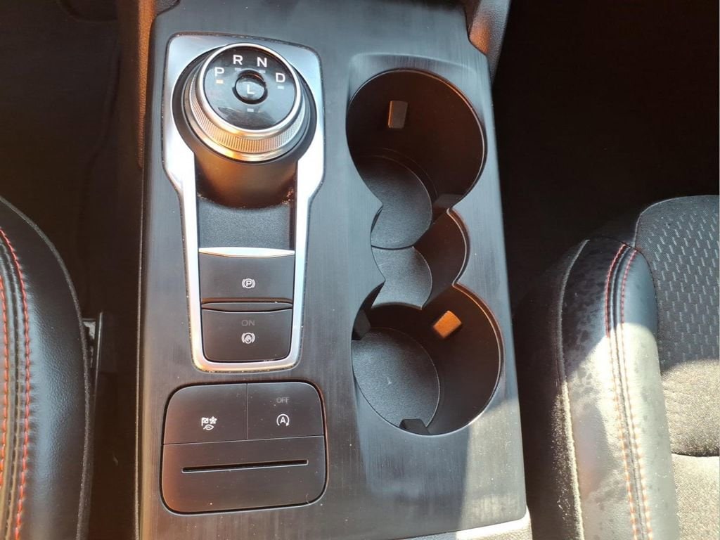 2025 Ford Escape ST-Line Select - Photo 22