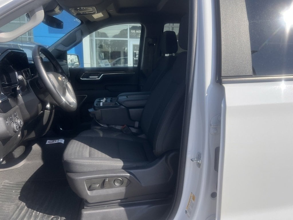 2025 Chevrolet Silverado 1500 LT - Photo 29