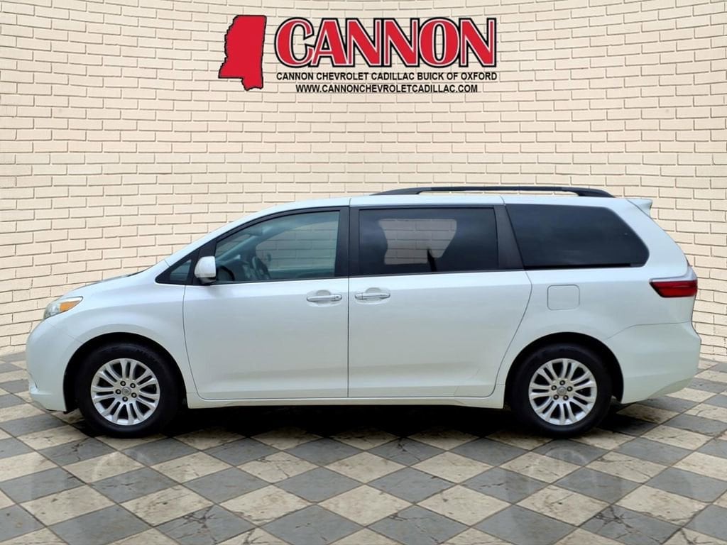Used 2017 Toyota Sienna XLE Auto Access Seat