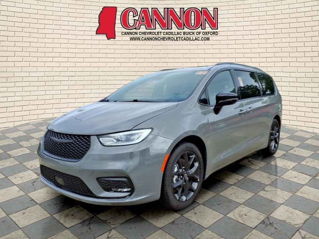 2025 Chrysler Pacifica Limited's photo