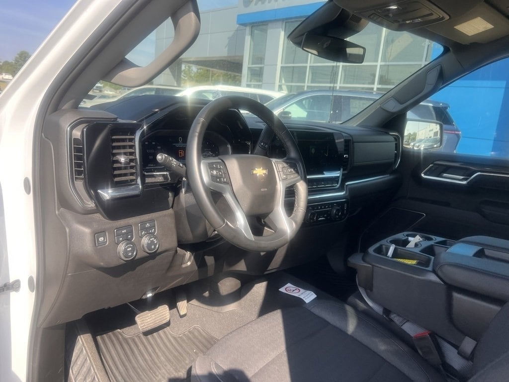2025 Chevrolet Silverado 1500 LT - Photo 28