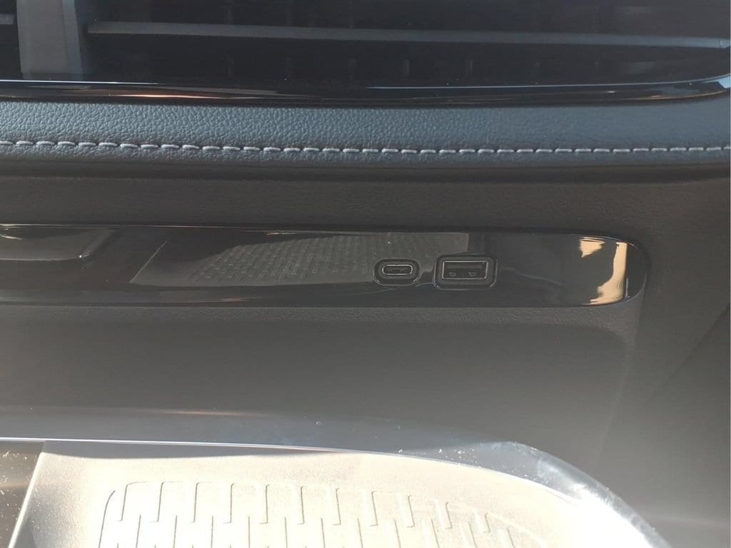 2026 Buick Enclave Preferred - Photo 23