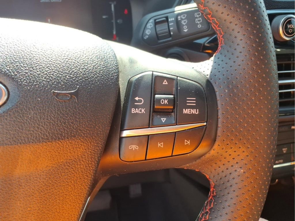 2025 Ford Escape ST-Line Select - Photo 19