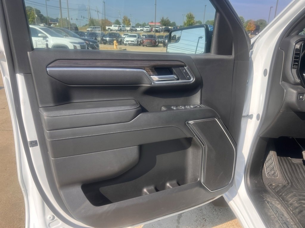 2025 Chevrolet Silverado 1500 LT - Photo 31