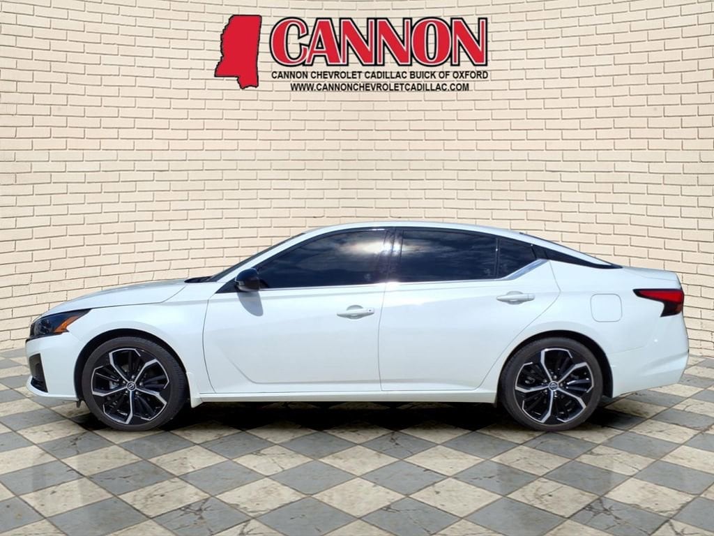 Used 2025 Nissan Altima SR