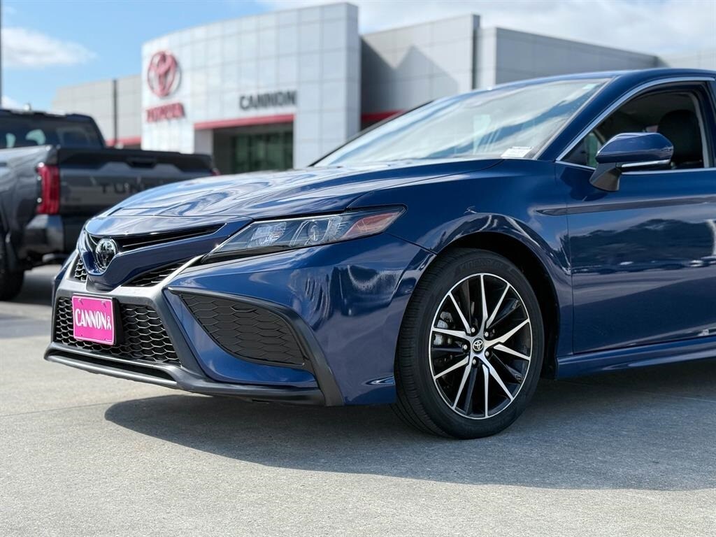 2024 Toyota Camry SE photo 2