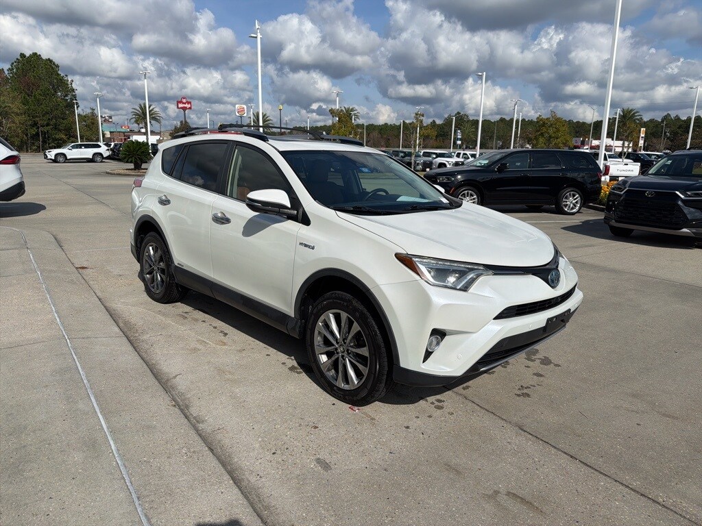 2017 Toyota RAV4 Hybrid Limited photo 4
