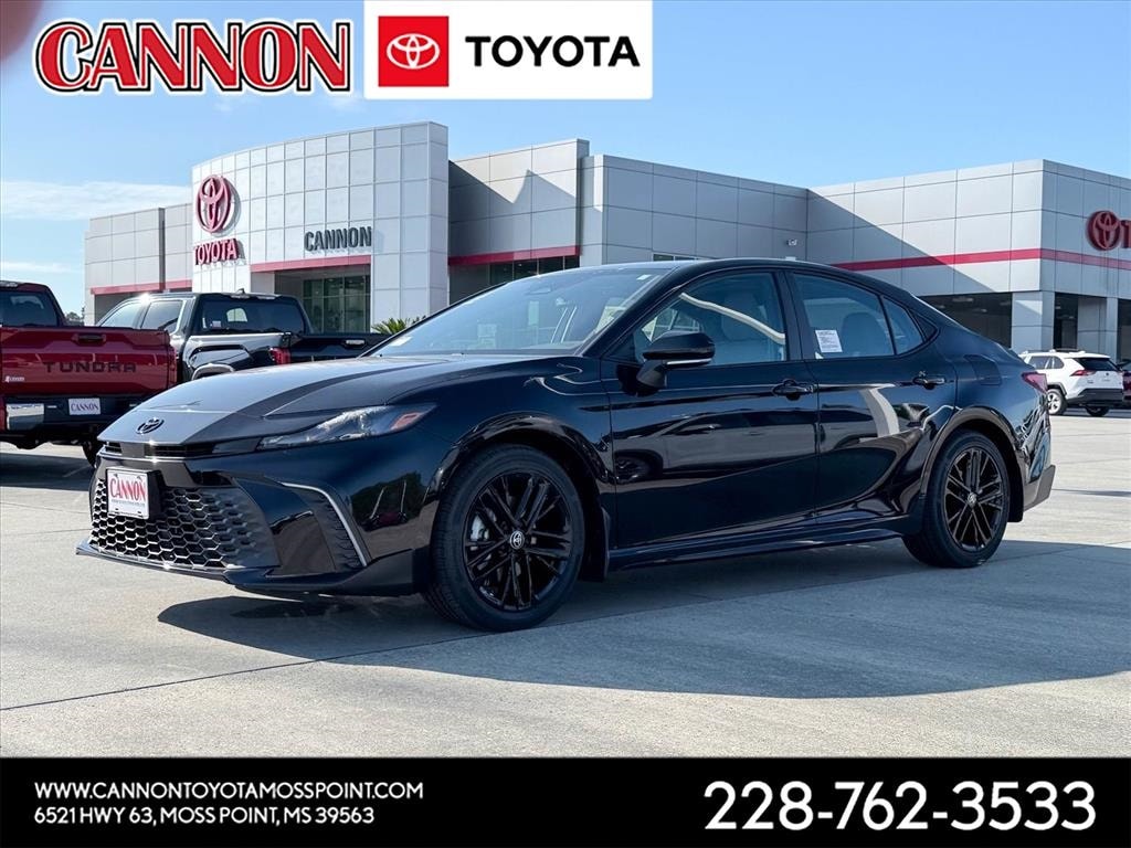 2026 Toyota Camry SE's photo