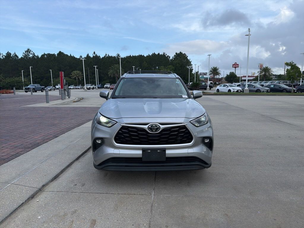 Used 2022 Toyota Highlander XLE SUV
