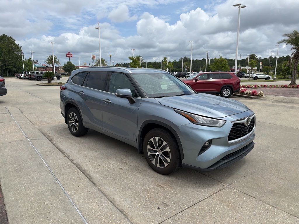Used 2020 Toyota Highlander XLE SUV