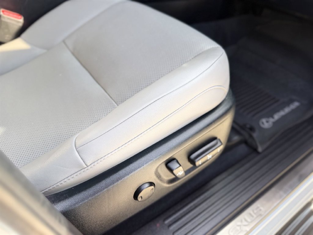 2023 Lexus GX Base - Photo 17