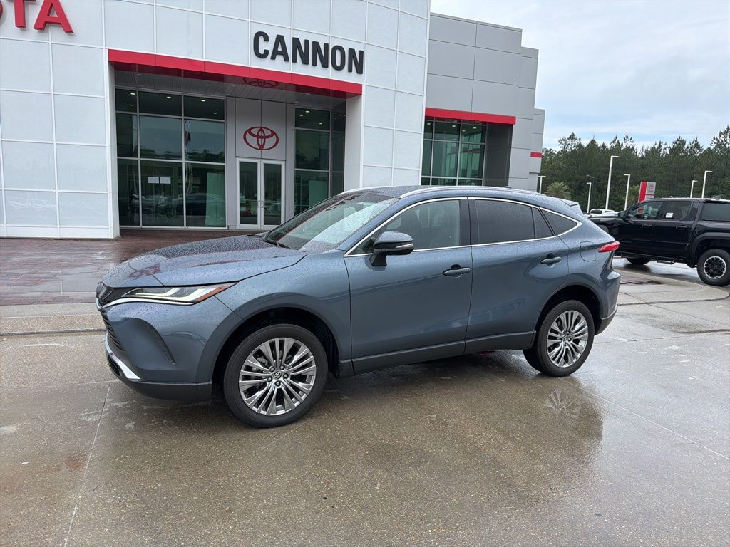 2023 Toyota Venza XLE Hybrid AWD's photo