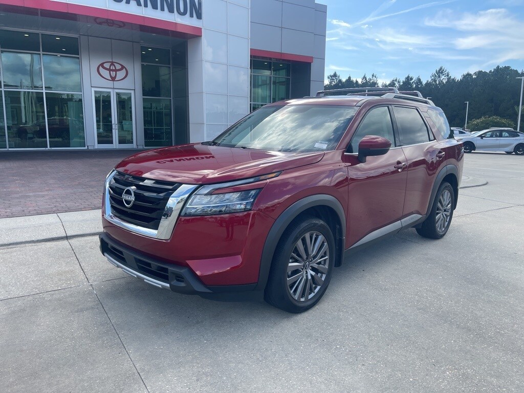 2024 Nissan Pathfinder SL photo 2