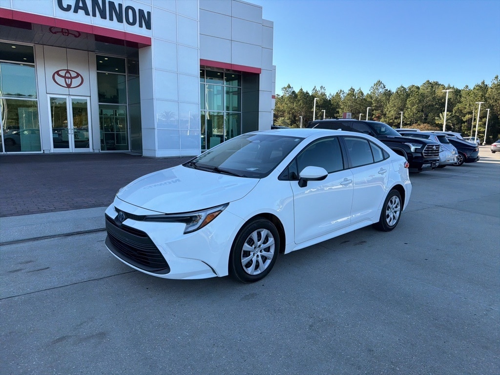 Used 2023 Toyota Corolla LE with VIN JTDBCMFE8P3015705 for sale in Laurel, MS