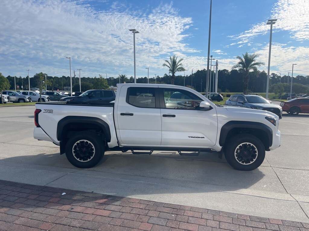 2024 Toyota Tacoma TRD Off-Road photo 3