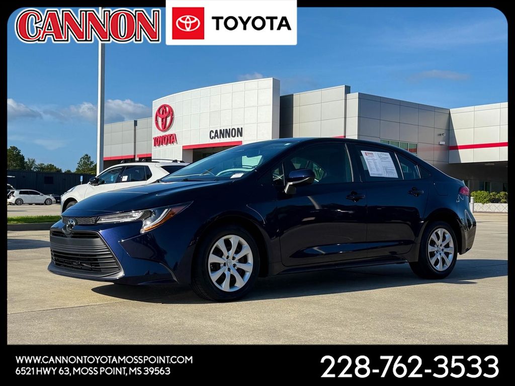 2025 Toyota Corolla LE CVT's photo