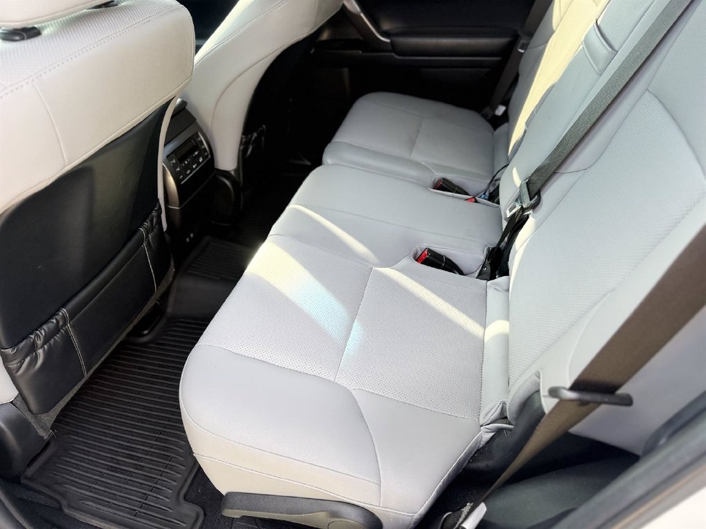 2023 Lexus GX Base - Photo 11